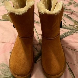 Women’s UGG boots SZ 8